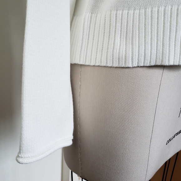 Vacay Premium Sweater Size Small NEW! - Picture 12 of 14